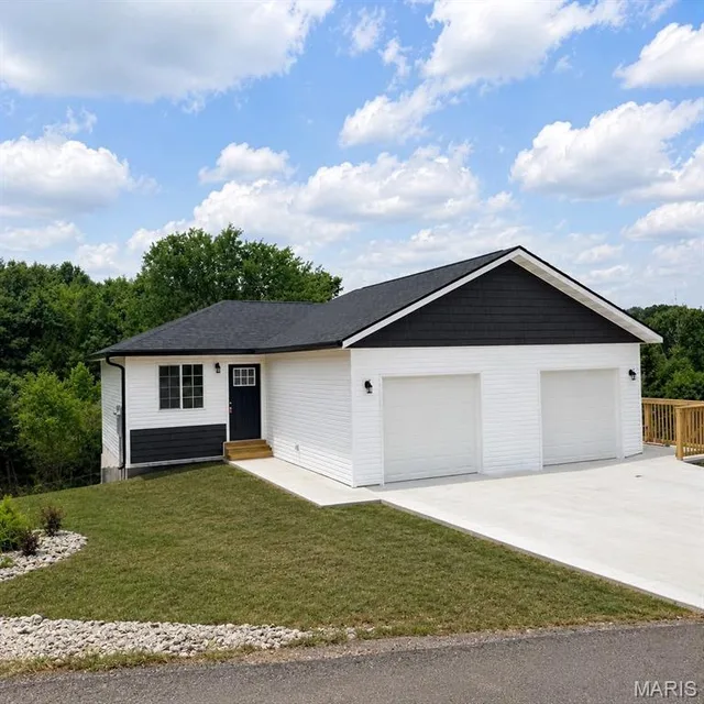 Front exterior — 16201 Haidyn Road St Robert Missouri real estate