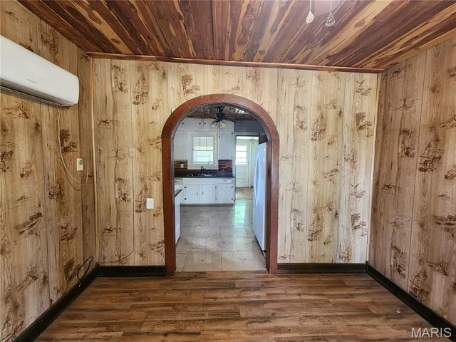 Primary bedroom — 448 Armstrong Avenue Stoutland Missouri real estate