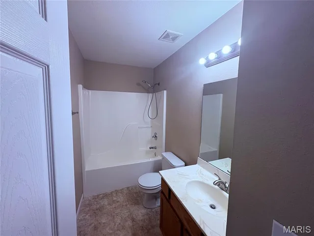 Primary bedroom — 20901 Lacombe Road Waynesville Missouri real estate