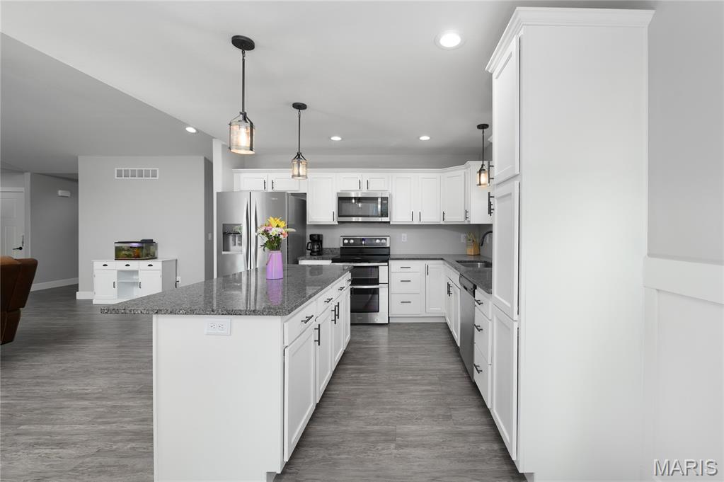 Kitchen — 117 Paradise Street Waynesville Missouri real estate