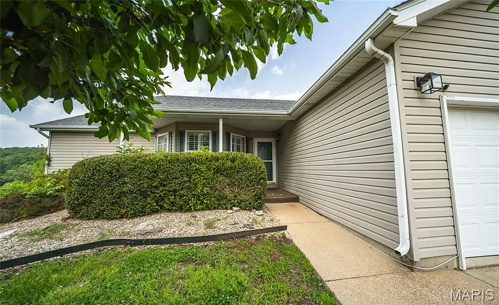 105 Heather Court, St Robert MO