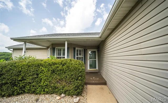 Front exterior — 105 Heather Court St Robert Missouri real estate
