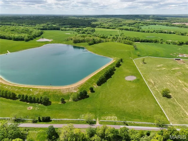 Living room — 0 Highway D - Tract 3 (42.4+/- Acres) Eolia Missouri real estate