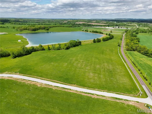 Living room — 0 Highway D - Tract 8 (32.7+/- Acres) Eolia Missouri real estate