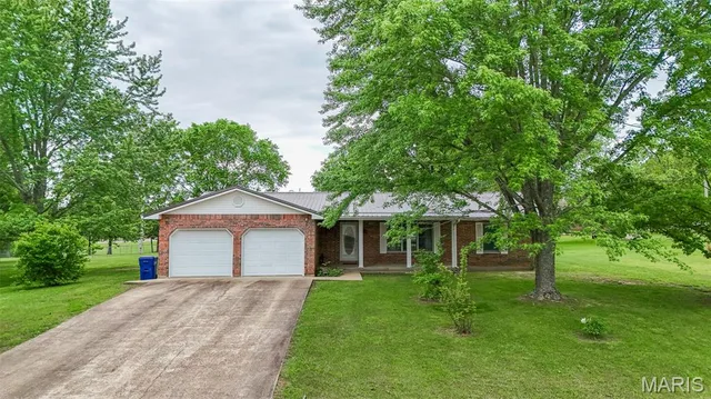 Front exterior — 503 Spruce Street Dixon Missouri real estate