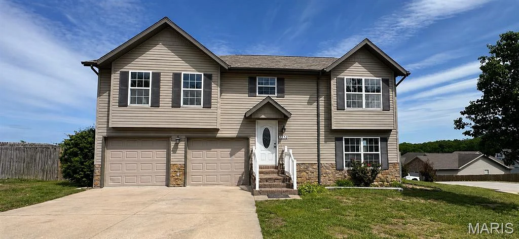 1570 Lyle Curtis Circle, Waynesville MO real estate