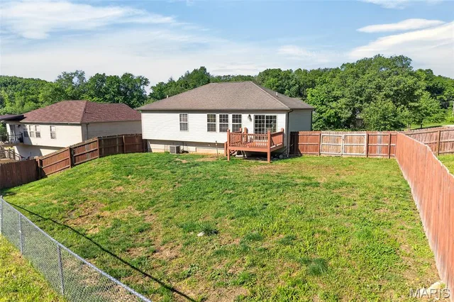 Primary bedroom — 186 Settlers Pass Waynesville Missouri real estate