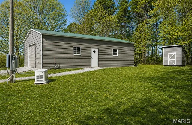Primary bedroom — 5315 M- M Highway Mountain Grove Missouri real estate