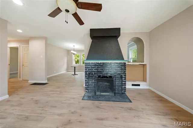 Living room — 65 Rose Court Rolla Missouri real estate