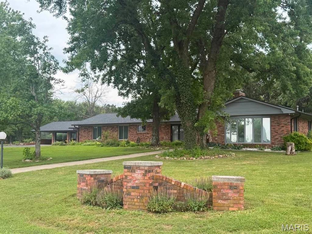 26541 Lake Shore Rd Lebanon Missouri 5 bedroom 3 bathroom home for sale listed at $449,000