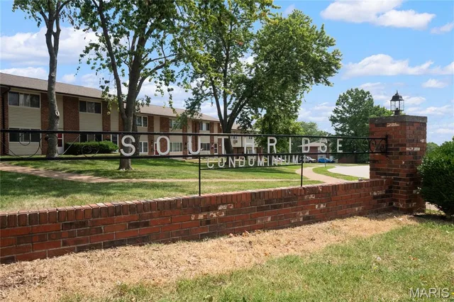 9929 Bunker Hill Drive, St Louis MO