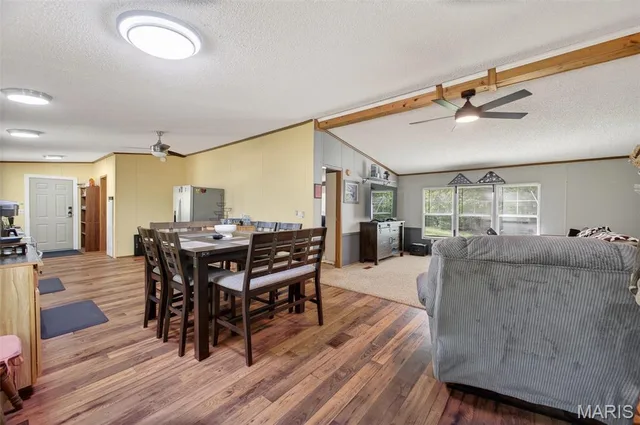 Living room — 27 Whippoorwill Lane Lebanon Missouri real estate