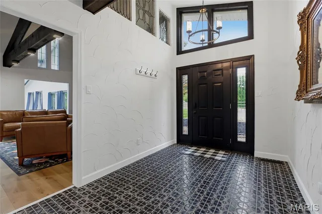 Primary bedroom — 2900 Ossenfort Road Wildwood Missouri real estate
