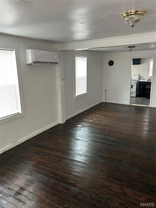 Living room — 1408 Martin Street Rolla Missouri real estate