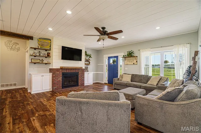 Primary bedroom — 13033 Shafer Road Licking Missouri real estate