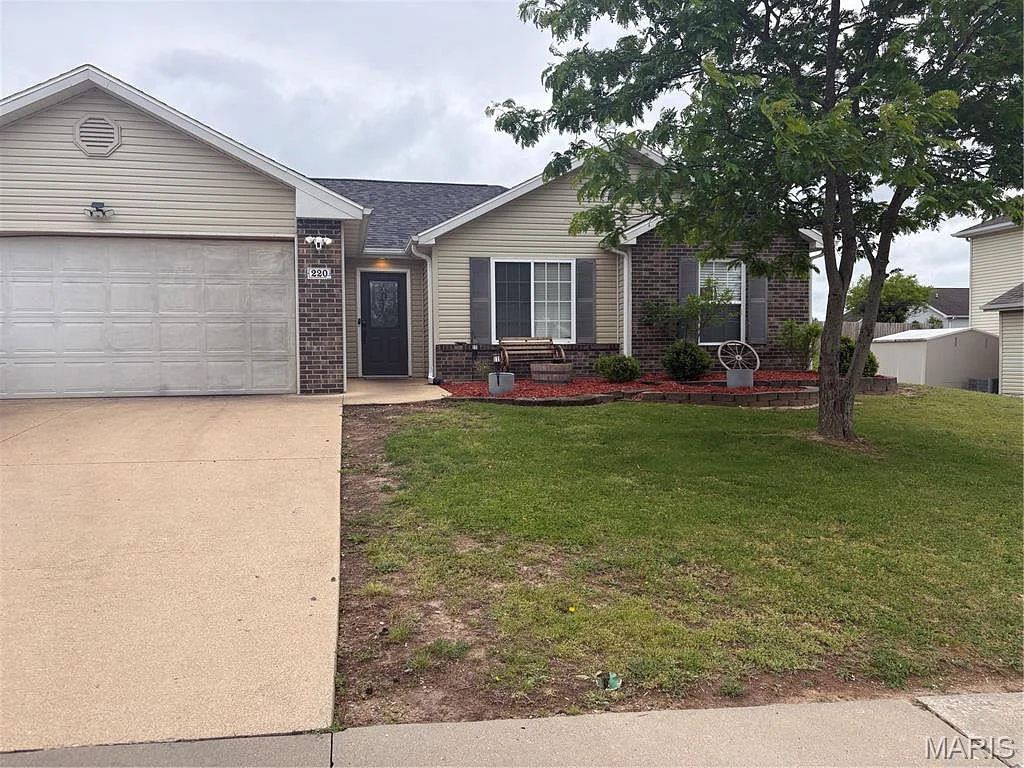 220 Settlers Pass, Waynesville MO real estate