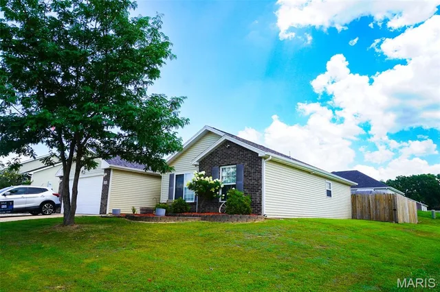 Front exterior — 220 Settlers Pass Waynesville Missouri real estate