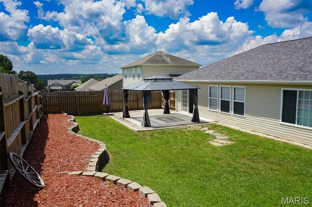 Kitchen — 220 Settlers Pass Waynesville Missouri real estate