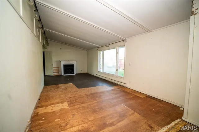 Primary bedroom — 22985 Reporter Road Waynesville Missouri real estate