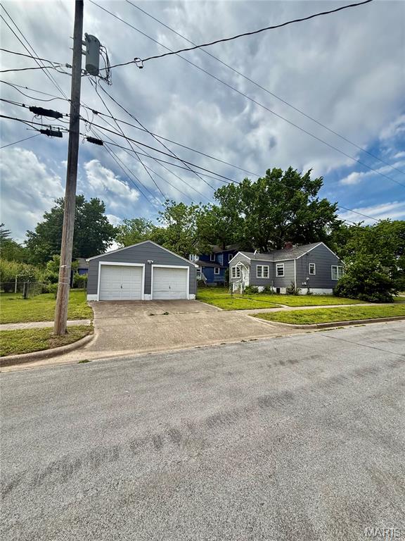 Primary bedroom — 201 W 2nd Street Rolla Missouri real estate