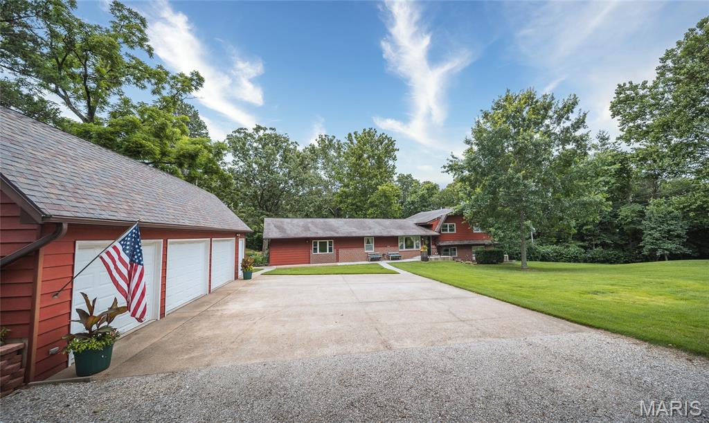 21482 Teardrop Road Devils Elbow Missouri 5 bedroom 3 bathroom home for sale listed at $439,900