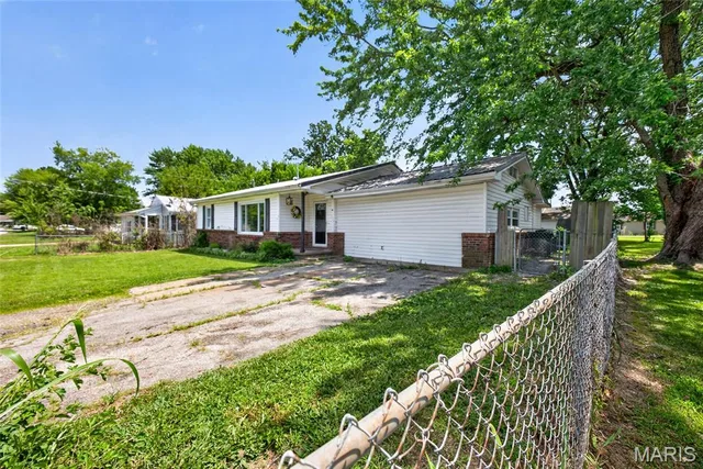 Front exterior — 707 McClain Street Richland Missouri real estate