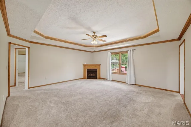 Living room — 2220 Cherry Blossom Circle Lebanon Missouri real estate