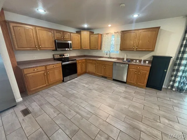 Kitchen — 20266 Hyatt Lane St Robert Missouri real estate