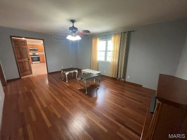 Primary bedroom — 20266 Hyatt Lane St Robert Missouri real estate