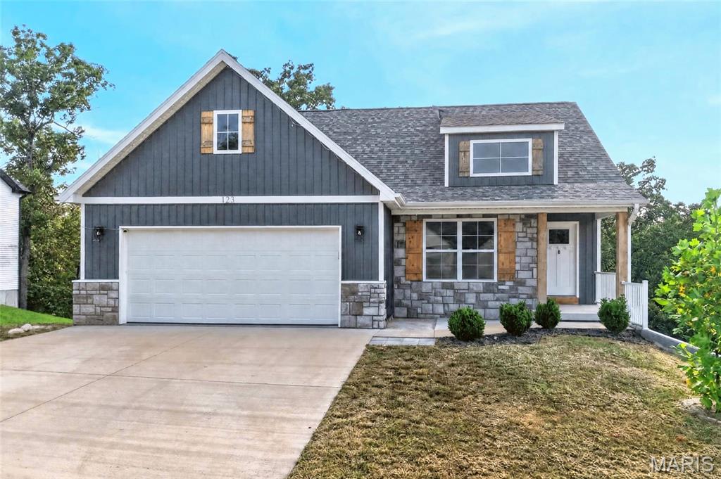 123 Alice Drive Waynesville Missouri 4 bedroom 3 bathroom home for sale listed at $374,900