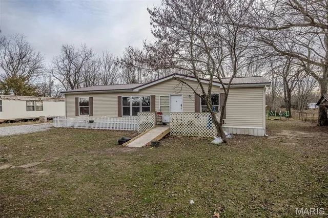 Kitchen — 19456 Jewell Road Lebanon Missouri real estate