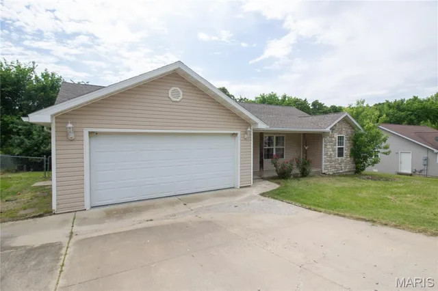 Kitchen — 20834 Hibbett Rd Road St Robert Missouri real estate