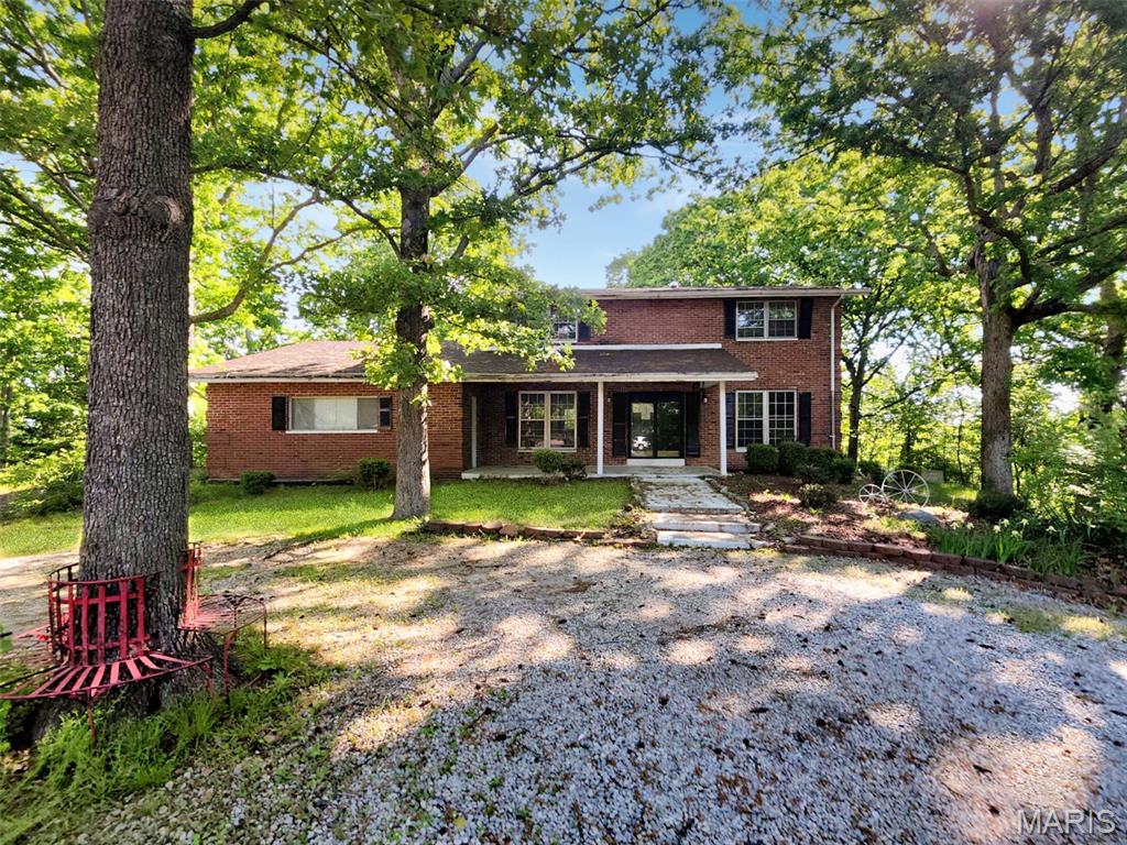 40 Rainbow Trail Arnold Missouri 4 bedroom 3 bathroom home for sale listed at $289,000