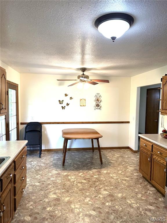 Primary bedroom — 2864 Spring Valley Road Summersville Missouri real estate