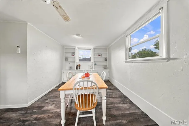 Primary bedroom — 7 Southview Drive Rolla Missouri real estate