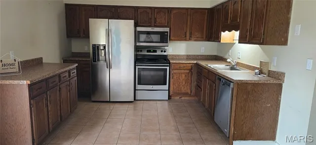 Primary bedroom — 26184 Silver Lane Waynesville Missouri real estate