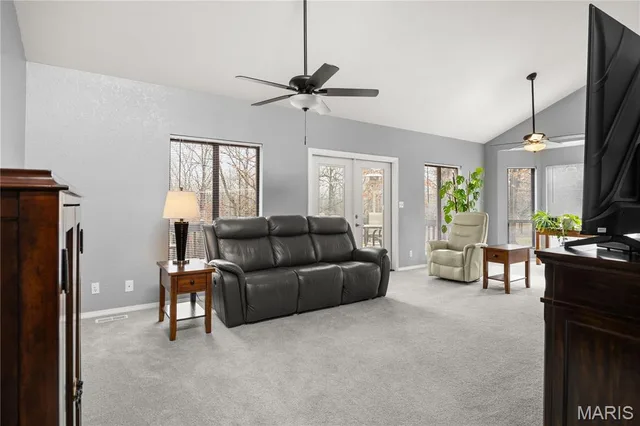 Primary bedroom — 434 Cherokee Road Four Seasons Missouri real estate