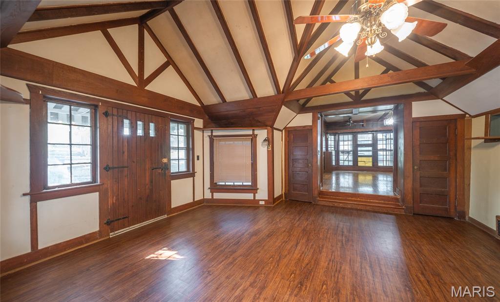 Living room — 18009 Crown Road Dixon Missouri real estate