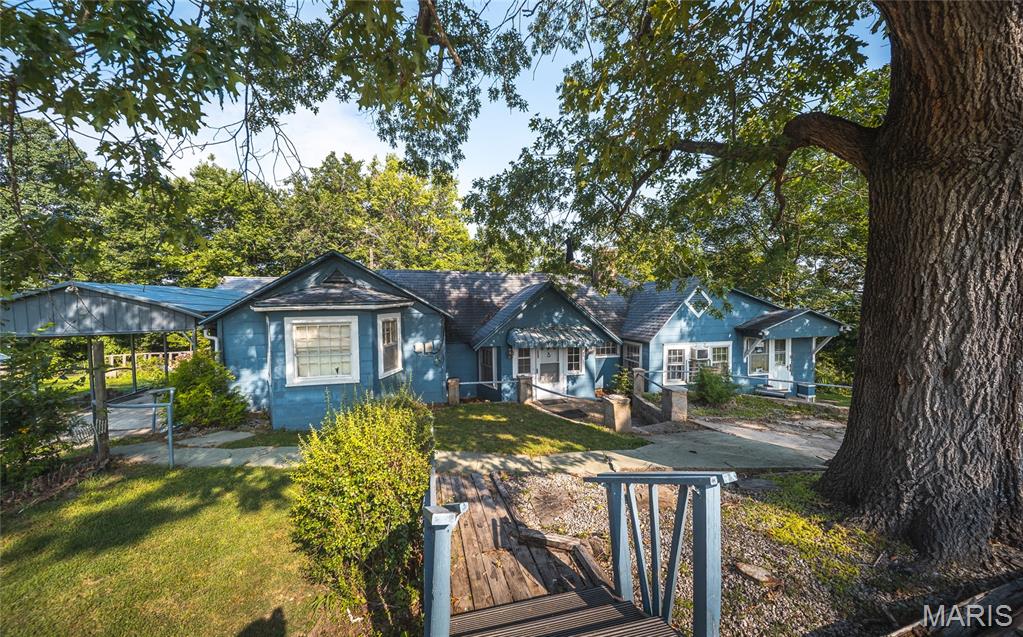 18009 Crown Road Dixon Missouri 5 bedroom 3 bathroom home for sale listed at $199,000