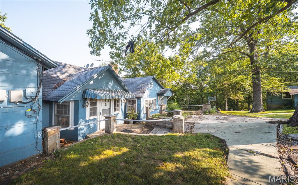 Front exterior — 18009 Crown Road Dixon Missouri real estate