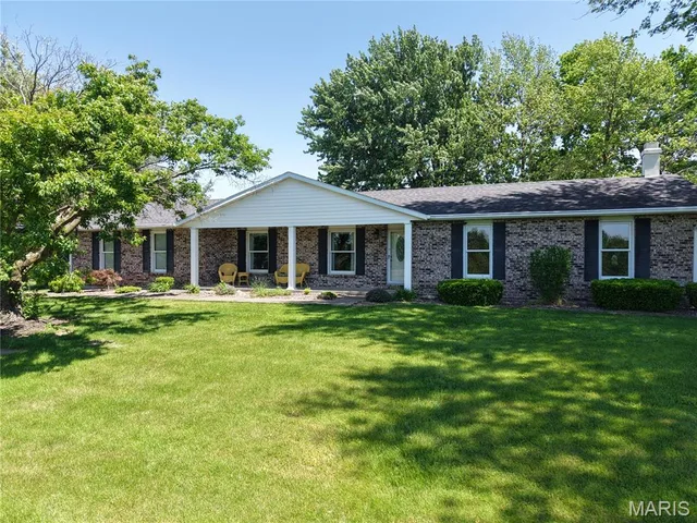 Front exterior — 12596 New London Gravel Rd New London Missouri real estate