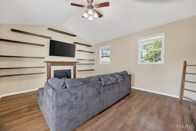 Living room — 19835 Stamper Lane Waynesville Missouri real estate