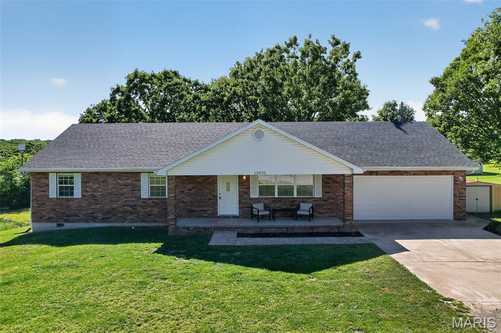 19835 Stamper Lane Waynesville Missouri 4 bedroom 2 bathroom home for sale listed at $275,000