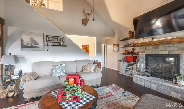Primary bedroom — 8096 Buffington Road Summersville Missouri real estate