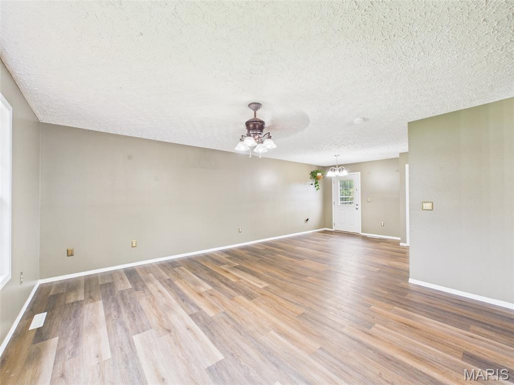 Kitchen — 15430 Top Drive St Robert Missouri real estate