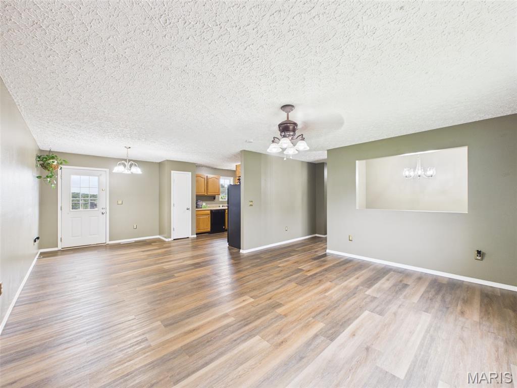 Primary bedroom — 15430 Top Drive St Robert Missouri real estate