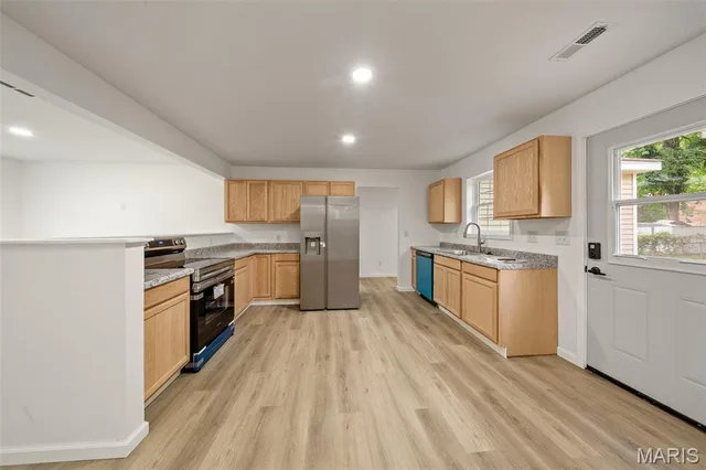 Kitchen — 607 E 11th Street Rolla Missouri real estate