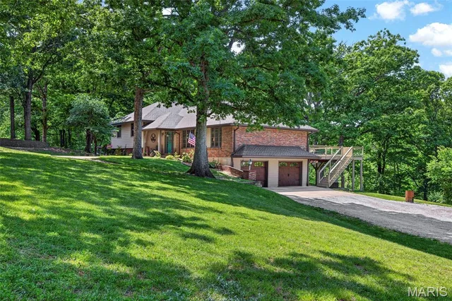 Front exterior — 800 Matson Hill Road Defiance Missouri real estate