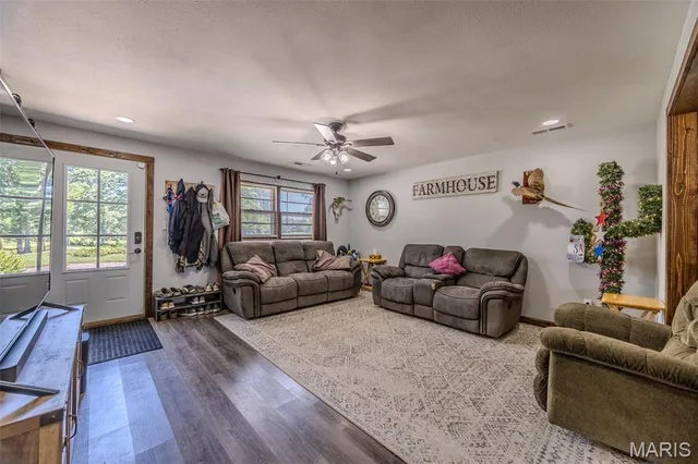 Kitchen — 2962 County Road 496 New Bloomfield Missouri real estate