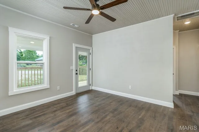 Primary bedroom — 220 Warren Street Richland Missouri real estate